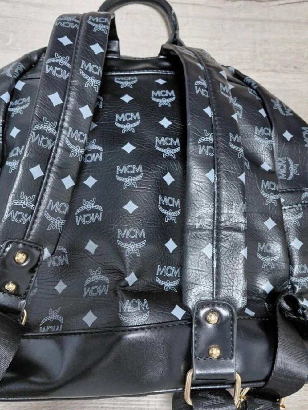 MCM Stark Front Studs Backpack - Picture 5 of 8